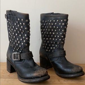 Stunning black leather boots